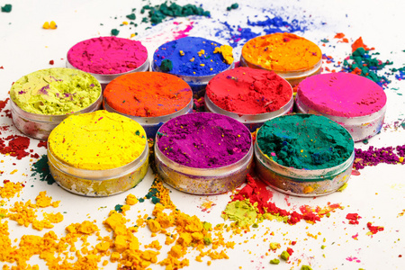 五颜六色的染料,在白色照片