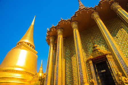 宏伟的宫殿 Bangkok.Golden 佛塔和宗教寺庙。Thailland