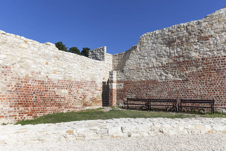 14 世纪卡齐米日建立城堡，防御工事，波兰的废墟