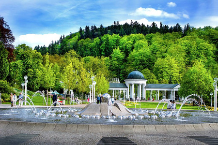 唱歌喷泉和柱廊小西波希米亚温泉镇 marianske lazne marienbad捷克共和国