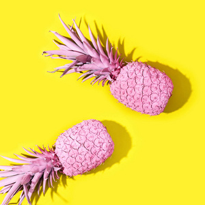 粉红色的画的菠萝