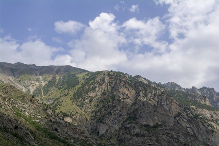 北高加索布鲁斯区域，白云蓝天