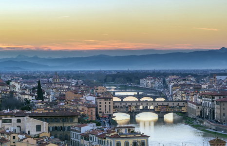 与 Ponte Vecchio，意大利佛罗伦萨的视图