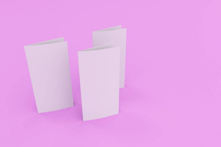 空白的白色两折小册子样机在紫罗兰色的背景上