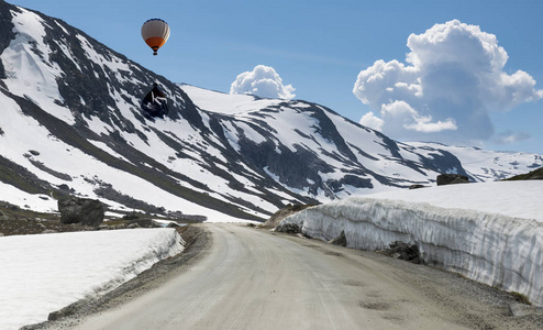 雪在挪威 gamle strynefjellsvegen