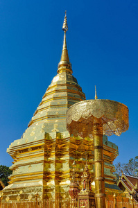 在双龙寺，泰国大金寺佛塔