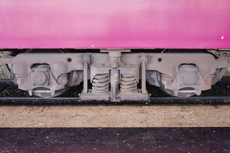 螺旋框架列车转向架框架, 螺旋弹簧, 车轮和轴轴承照片