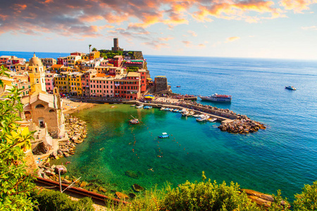 美丽的景色的 vernazza