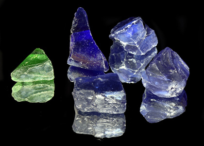 各种矿物质的碎片图片