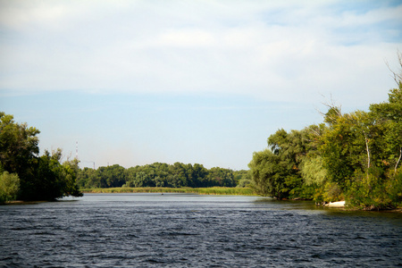 dnipro 河沿岸