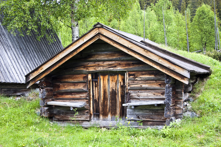 在瑞典老传统木制小屋