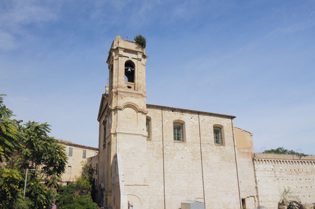 中世纪的教堂 钟楼。安科纳，意大利