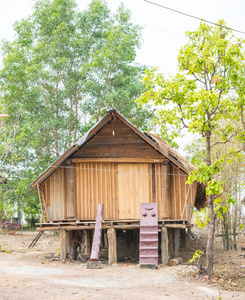 旧石器时代的茅草的小屋图片