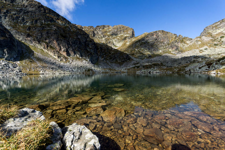 令人惊异的叶连斯基景观湖泊和 Malyovitsa 峰，里拉山