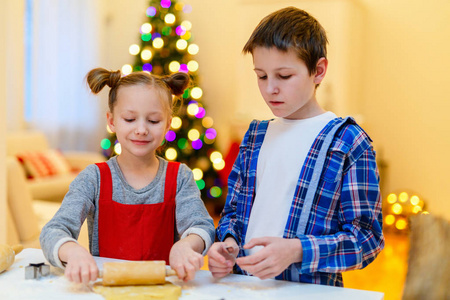 Kinder Backen Weihnachtspltzchen