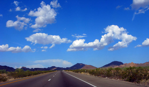 亚利桑那高速公路舒展
