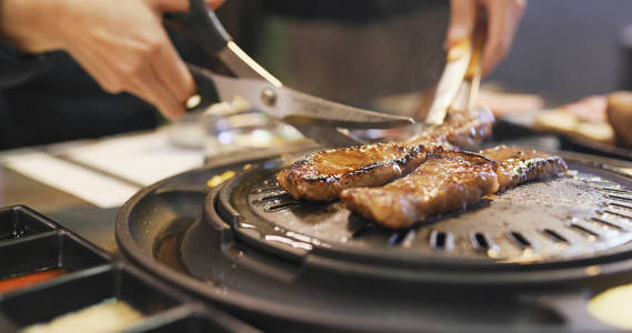 韩式烧烤在餐厅