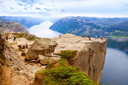 传道人讲坛石在峡湾 Lysefjord挪威