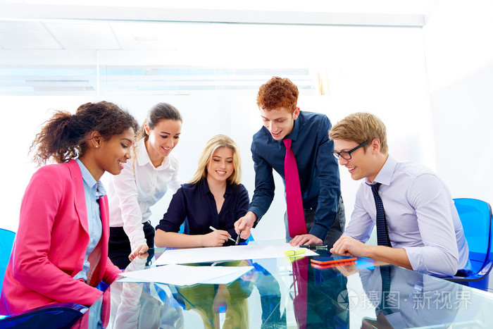 多族裔的年轻商务人士团队合作照片-正版商用图片0ck6r4-摄图新视界