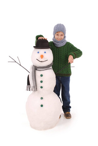 可爱的男孩，与雪人围巾和帽子