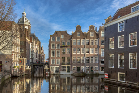 从 armbrug 阿姆斯特丹的运河房屋
