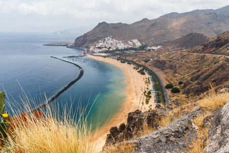 著名的海滩 playa de las teresitas，西班牙加那利群岛的特内里费岛