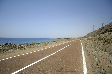 在红海区域 西奈半岛 埃及沙漠路