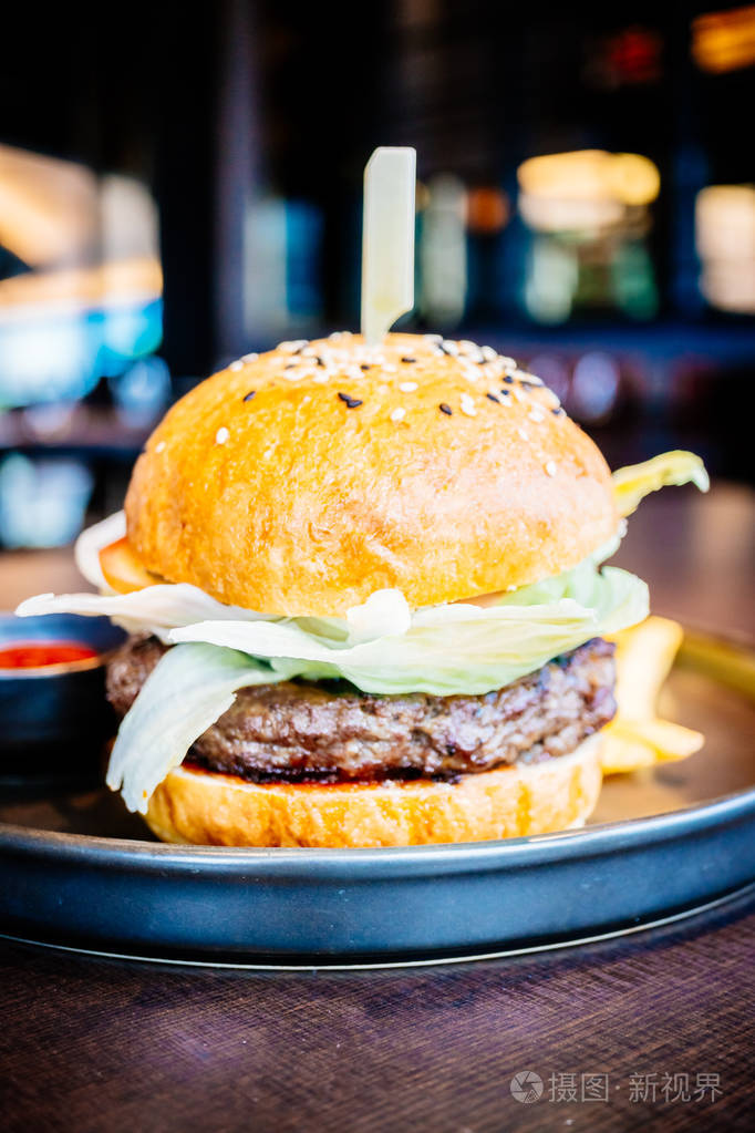 牛肉肉汉堡包