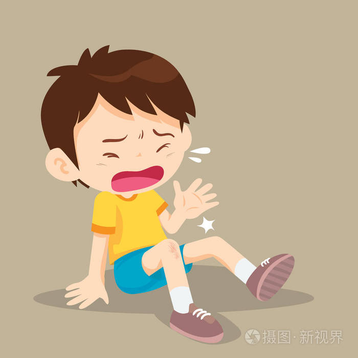 男孩在他腿上的伤痕