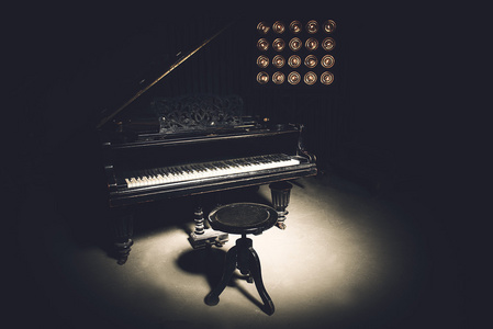 老式钢琴老式复古钢琴照片