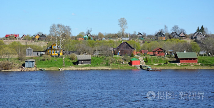 Volkhov河全景，房子