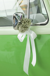 鲜花花束婚礼车装饰图片