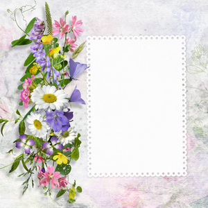 用文本或照片和夏天的花朵与空间卡祝贺背景