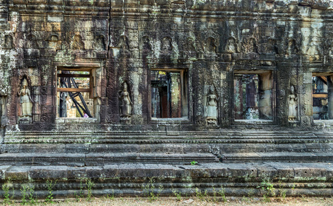 窗口的吴哥寺，高棉寺庙建筑群，亚洲。Cambod，暹粒