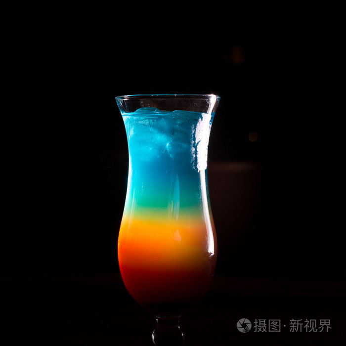 彩虹鸡尾酒