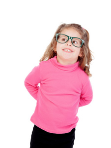 戴着眼镜看的粉红色的小女孩