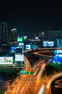 商业建筑曼谷市地区在夜间生活与运输