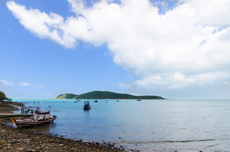 海海滩和船