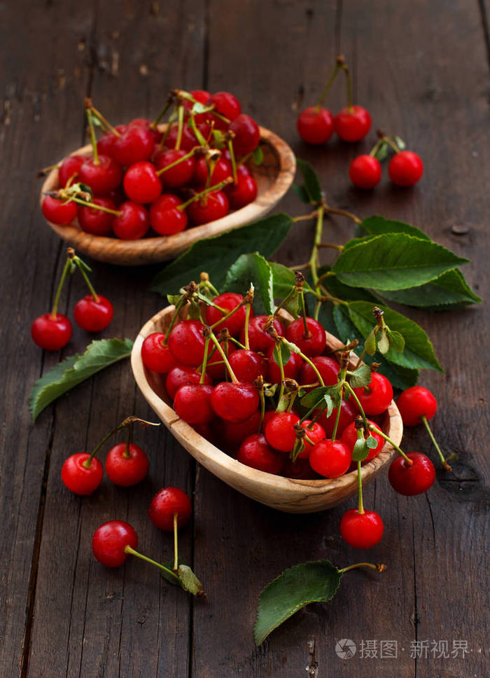 新鲜的酸樱桃