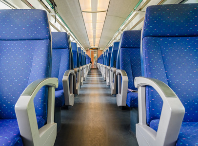 内部的空火车图片