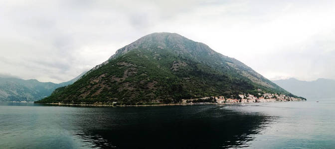 Gospa 岛 od Skrpela，科托尔湾 黑山