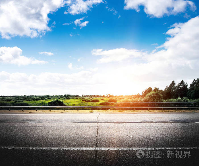 道路前进方向