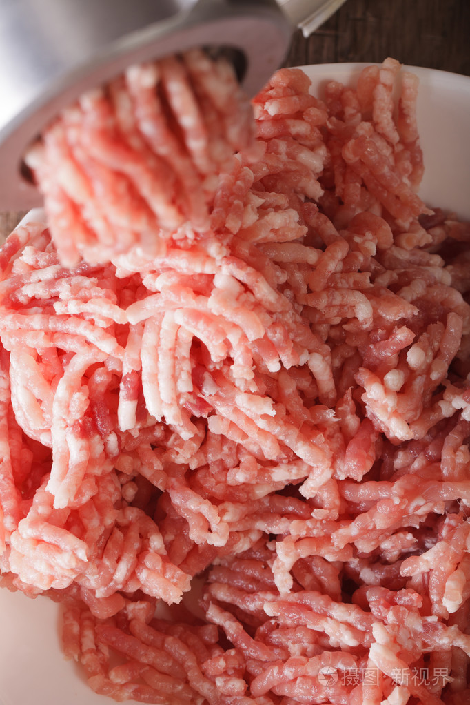 绞肉机准备切碎的宏垂直