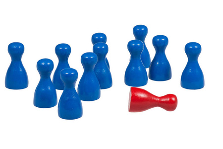 蓝色和红色的游戏棋子