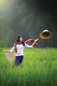 亚洲妇女传统服饰图片