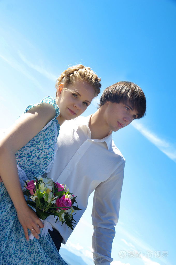 漂亮的年轻夫妇