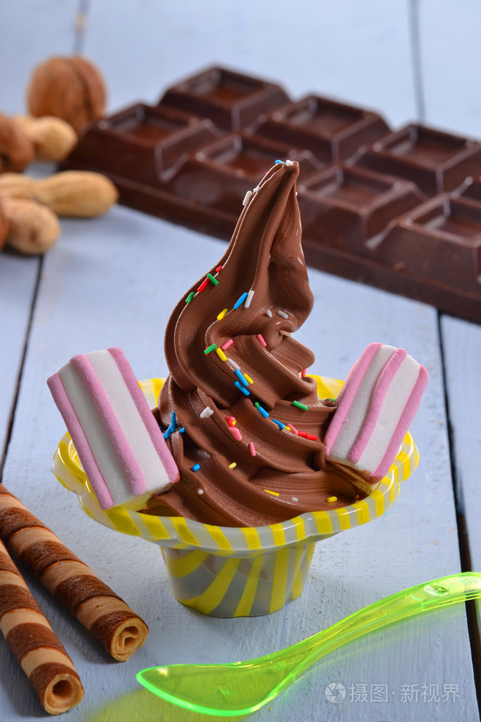 巧克力冰淇淋杯