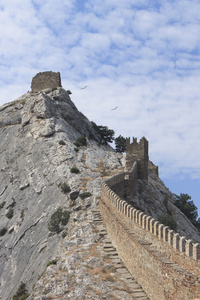 山脊与堡垒墙在 bac 的遗留物