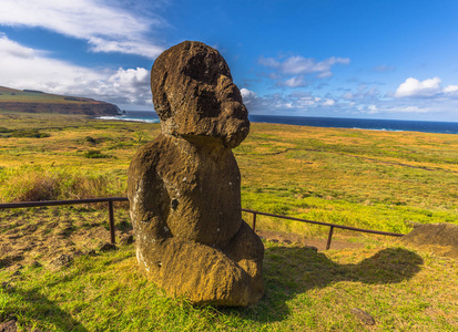 Ranu 的 Ranu 雷诺阿 复活节岛2017 年 7 月 10 日 moai