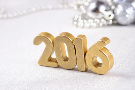 2016 年金色数字和银色圣诞装饰品